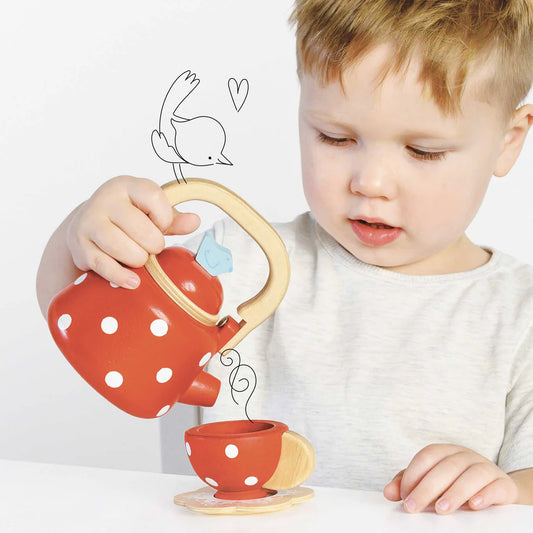 Red Vintage Honeybake Wooden Kettle