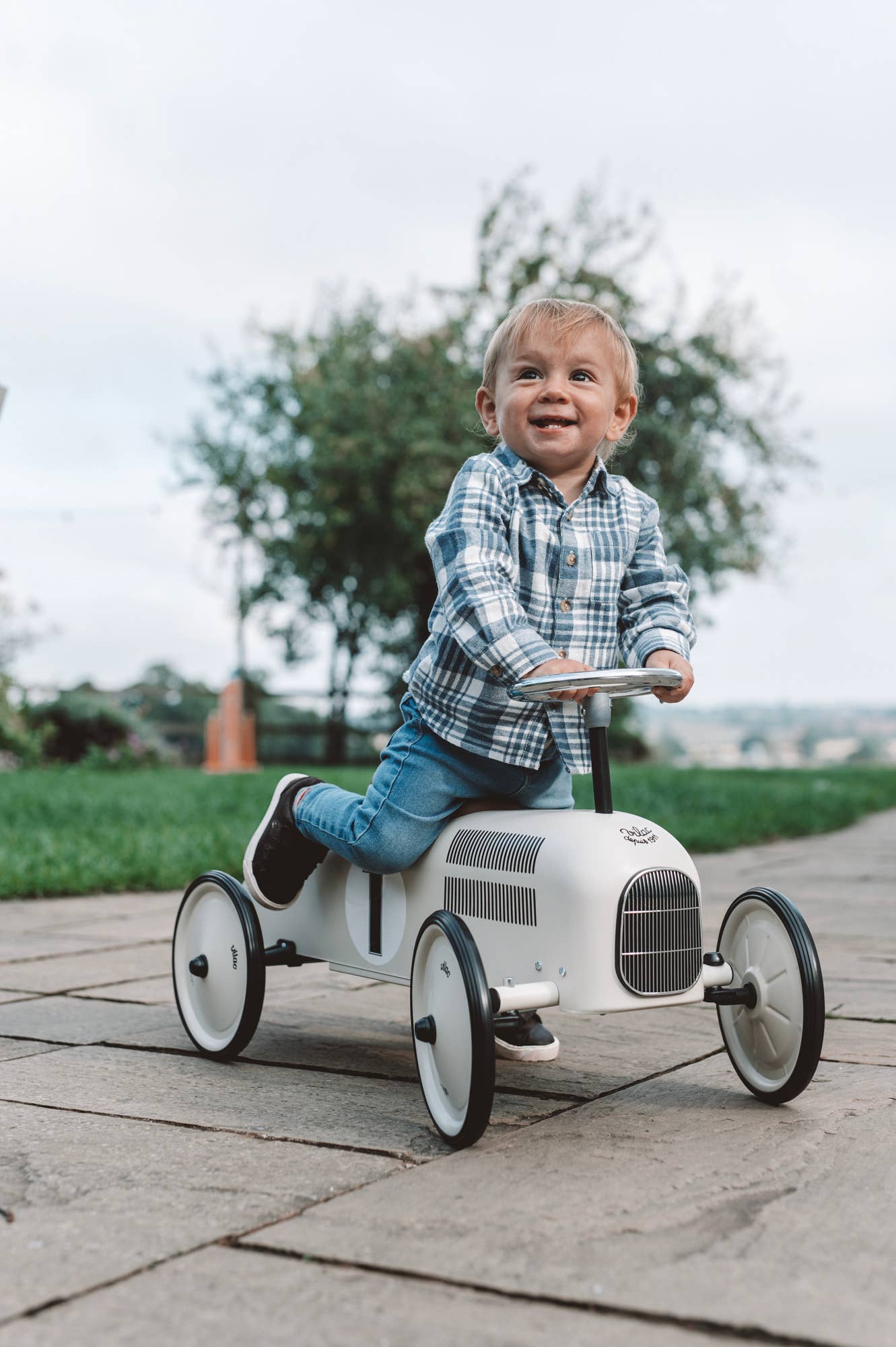 Vilac Retro Off-White Ride On Metal Car